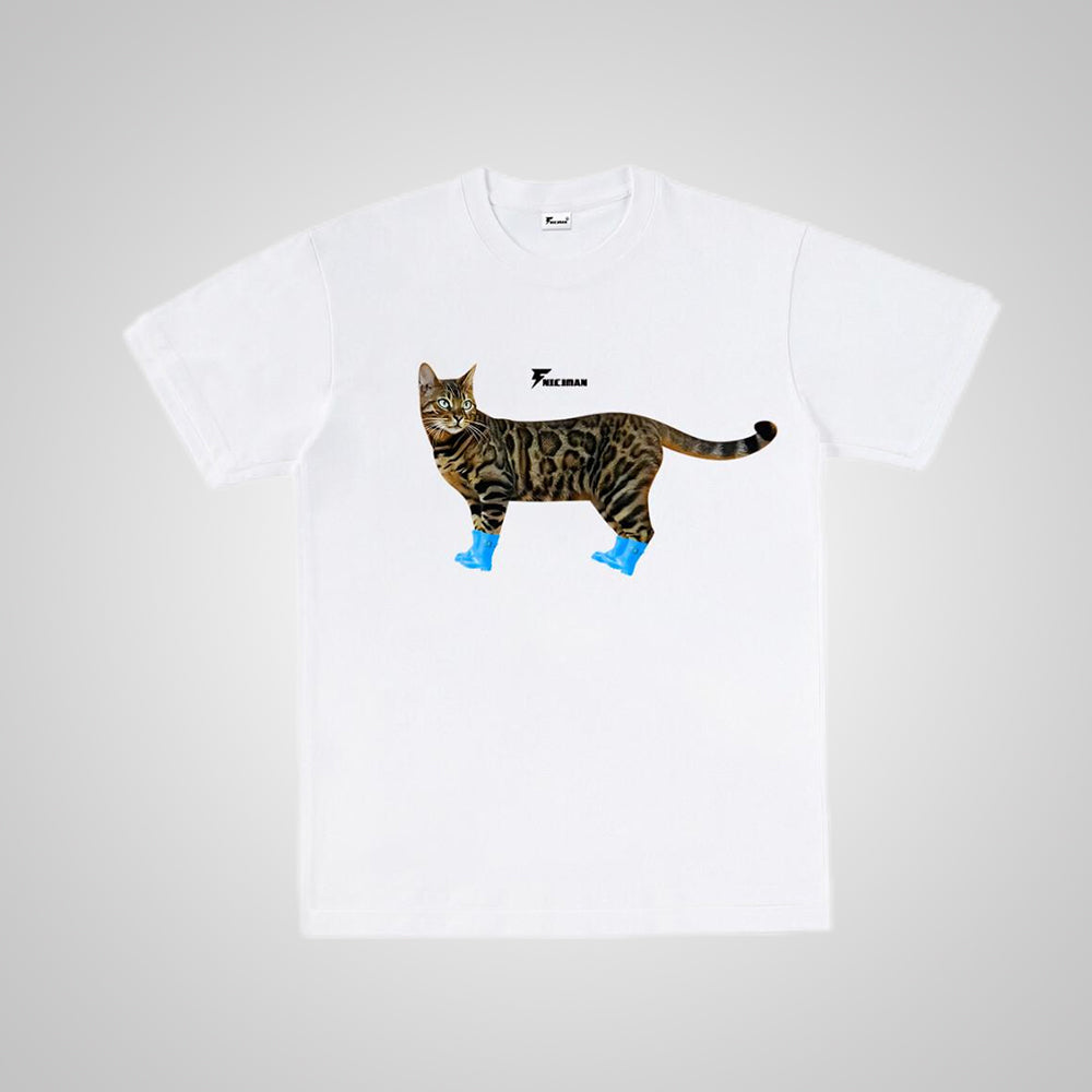 ブーツを履いたヒョウ猫Tシャツ