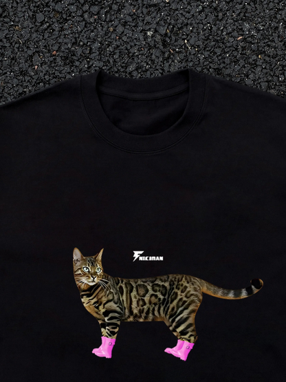 ブーツを履いたヒョウ猫Tシャツ